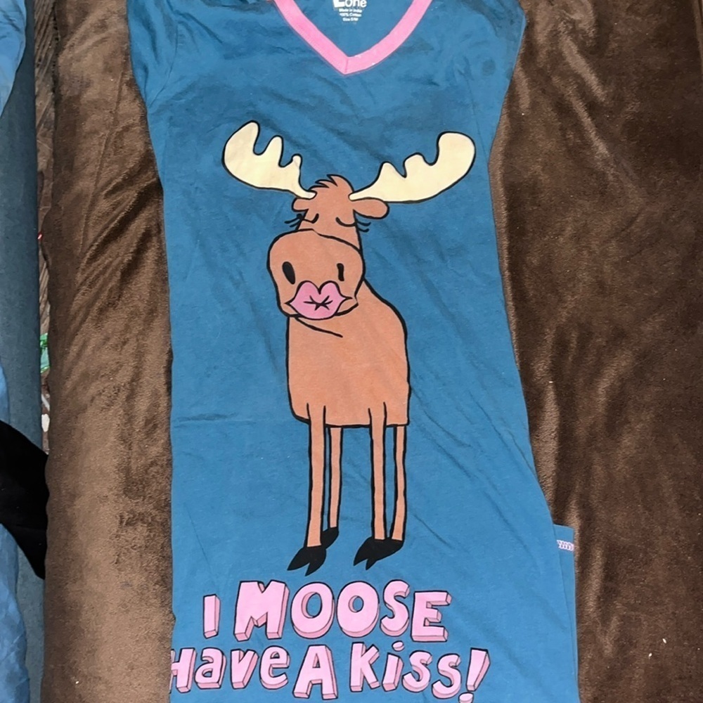 Lazy one I moose have a kiss night gown - Picture 1 of 1